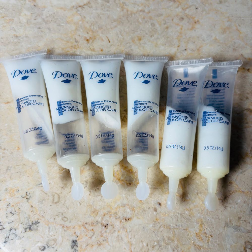NWOB Dove Advanced Hair Color Care Radiance Enhancing Weekly Treatments .5 fl oz
